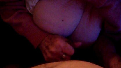 Fille nue se sexy salopes toucher.