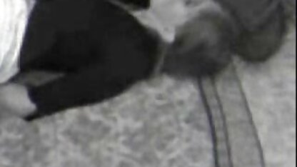 Masturbation sur salopes enceinte la table une main chère.