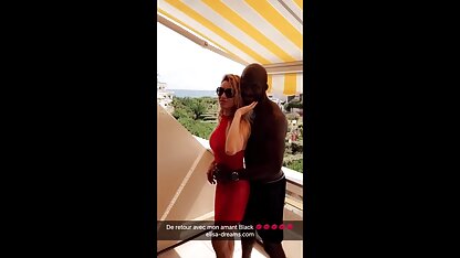 Blonde et salopes matures poilues pose dans le sexe.