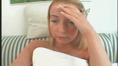 Couleur salopes sexy blonde secrètement faire l'amour avec votre petit ami