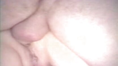Déesse Blonde qui trouve du divertissement dans la masturbation. vieille allemande cochonne