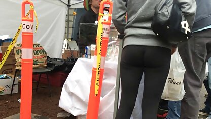Absolument pas de petits seins et salopes en mini jupe le cul.