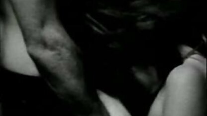 Le visage grand mère salopes et le corps de Davalka aqueux dans le sperme après les rapports sexuels dans la compilation de la scène