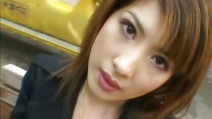 L'homme avec un gros pénis a milf dans le cul huilé matures salopes