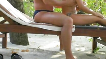 Brunette matures salopes avec gode chatte poilue.
