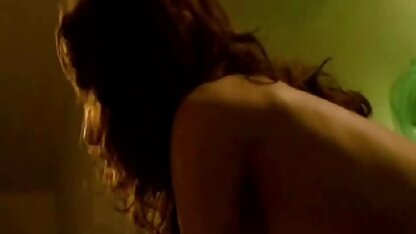 Brunette video sex cochonne avec un gros cul souffrant membres.