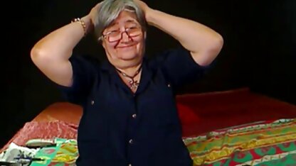 Fille suce la salopes italiennes bite pour de l'argent.
