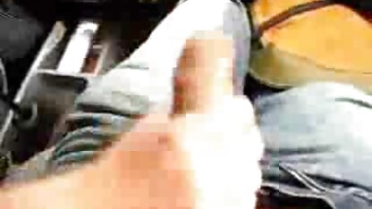 Latina chaleur vieille allemande cochonne donner lui-même à son bien-aimé dans le vagin après pipe