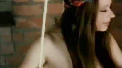 Une mère en jupes courtes papier propre video cochonnes francaises dans une chambre