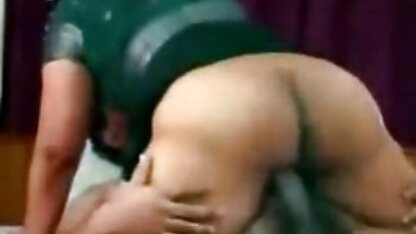Sperme sperme sur video xxx cochonne sa poitrine.