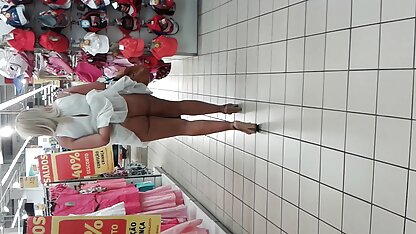 Sexe rugueux avec brune. video sex cochonne