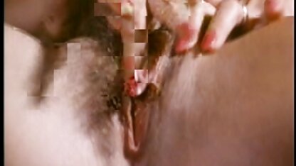 Un homme vieille cochonne allemande noir vissant un esclave attaché avec une grosse bite.