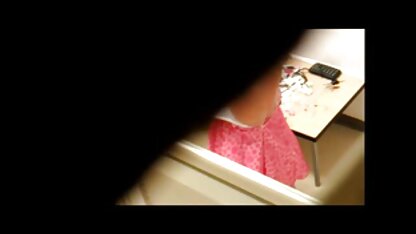 Les deux filles se sont embrassées et un salopes offertes ami a eu des relations sexuelles.