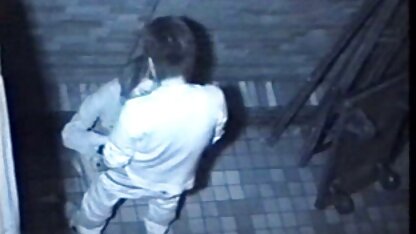 Ce mec a baisé une fille russe dans les deux matures cochonnes en streaming trous dans un sauna