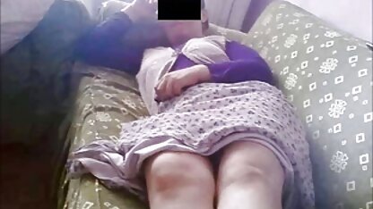 Femme en bas profiter vieille grand mere cochonne de fist anal
