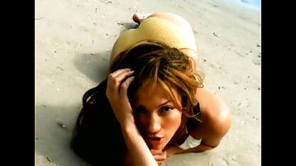 Blonde Victoria Rush fissures dans tous les trous avec son amant salopes noire dans le salon