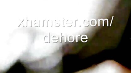 La Masturbation petite vieille cochonne approche.