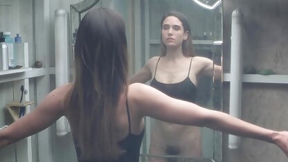 Elle a repoussé le salopes francais pantalon rose qui est.