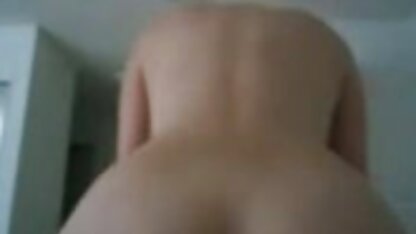 Chubby blonde danse devant webcam femme cochonne sexy dans la chambre à coucher